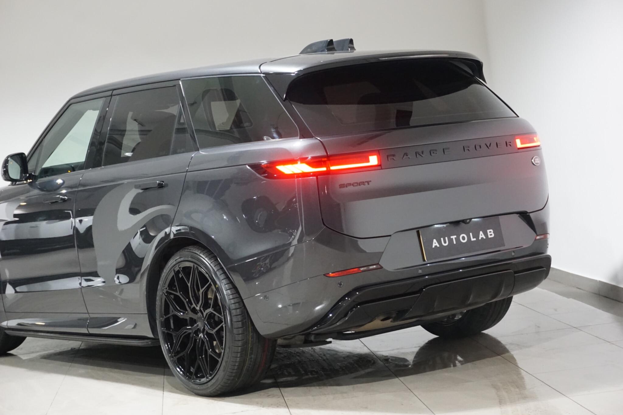 Land Rover Range Rover Sport 3.0 D300 MHEV Dynamic SE SUV 5dr Diesel Auto 4WD Euro 6 (s/s) (300 ps)